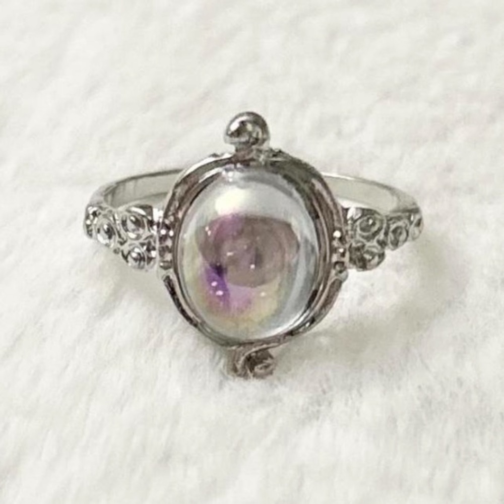5/$15 🩷 MUST BUNDLE Silver Statement Ring with Iridescent Stone